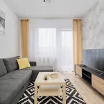Apartment Family Kamienna With Balcony 1,5 Km To Wroclavia By Renters Breslau