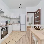 Family Kamienna With Balcony 1,5 Km To Wroclavia By Renters Apartment