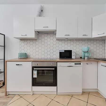 Apartment Family Kamienna With Balcony 1,5 Km To Wroclavia By Renters *