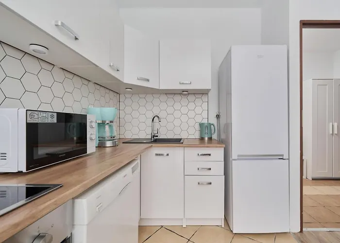 Apartment Family Kamienna With Balcony 1,5 Km To Wroclavia By Renters